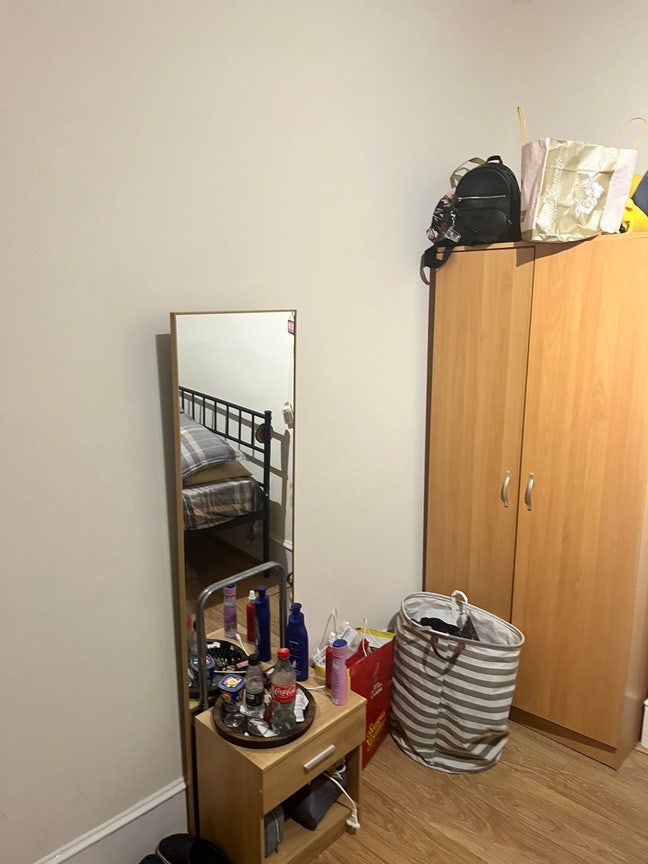 Big spacious room to let Main Photo