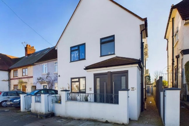 Furnished 1-bed modern flat all bills inc. Main Photo