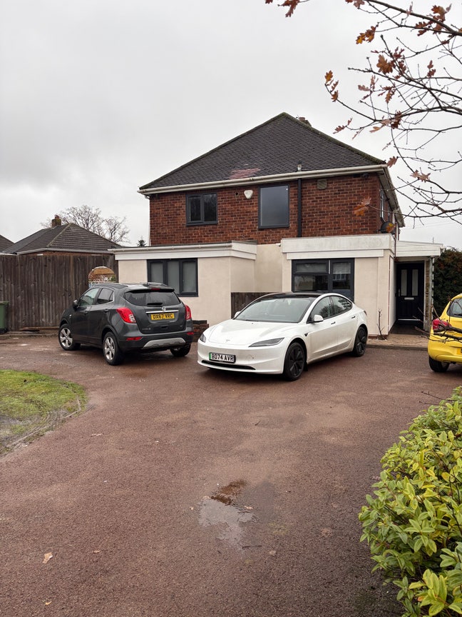 Luxury Rooms Solihull - move in Dec pay from 1 Jan Main Photo