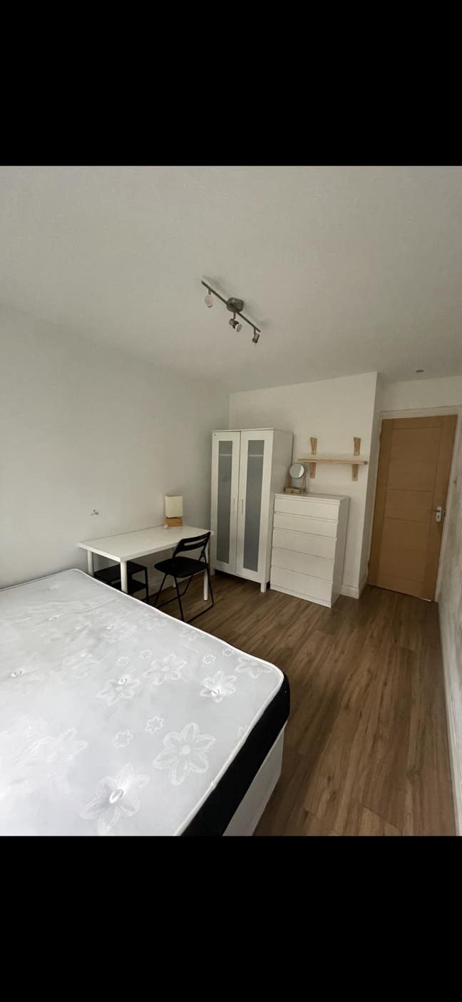 Lovely room between Maida Vale/St John’s wood Main Photo