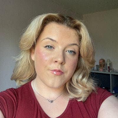 Student Female seeks a double room Main Photo