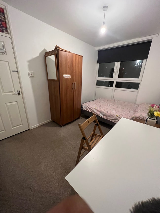 Semi double room for woman  Main Photo