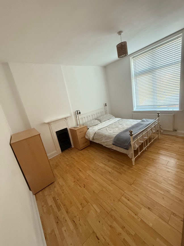 Clean Double Room to Rent - All Bills Included Main Photo