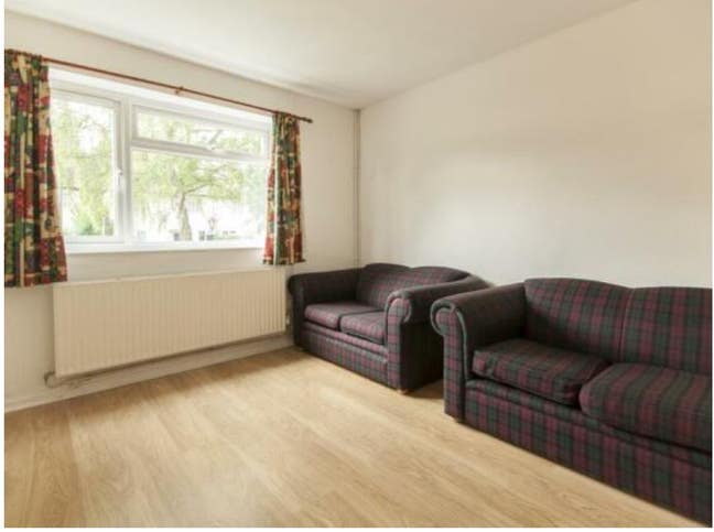 3 bedroom house Main Photo