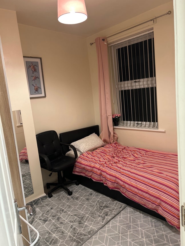 Single bed Main Photo