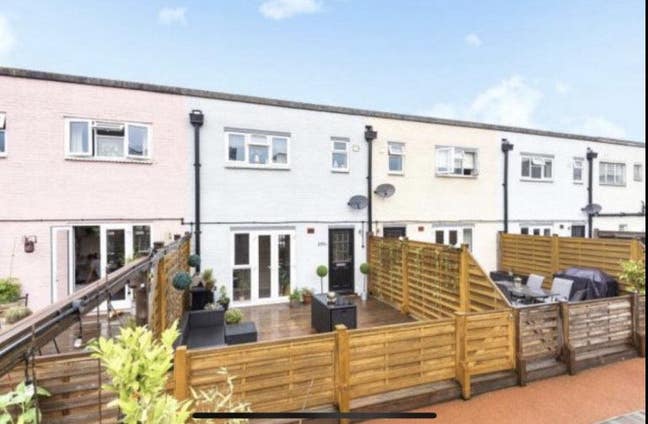 Single Room Available to Rent Immediately  Main Photo