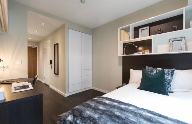 URGENT - Silver Studio at Chapter Old Street Zone1 Main Photo