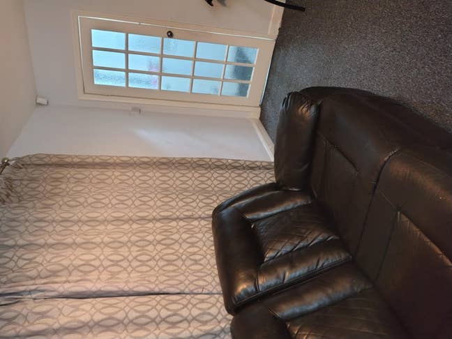 Room for rent in M14 for Female with 300  Main Photo