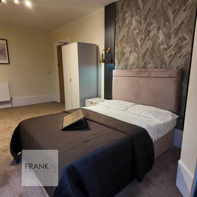 Luxury bedsits available in Dewsbury  Main Photo