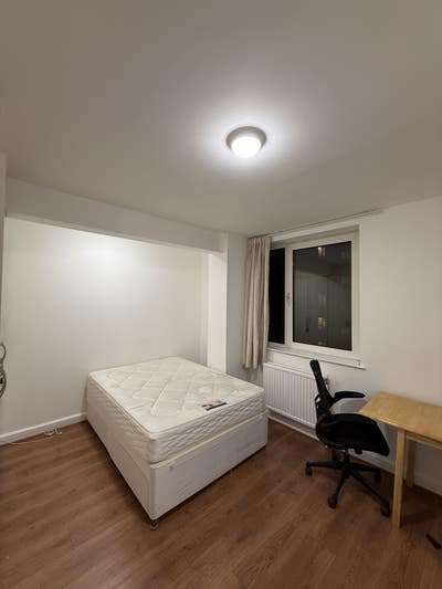 &pound;1500: Chelsea Studio Flat for Rent  Main Photo