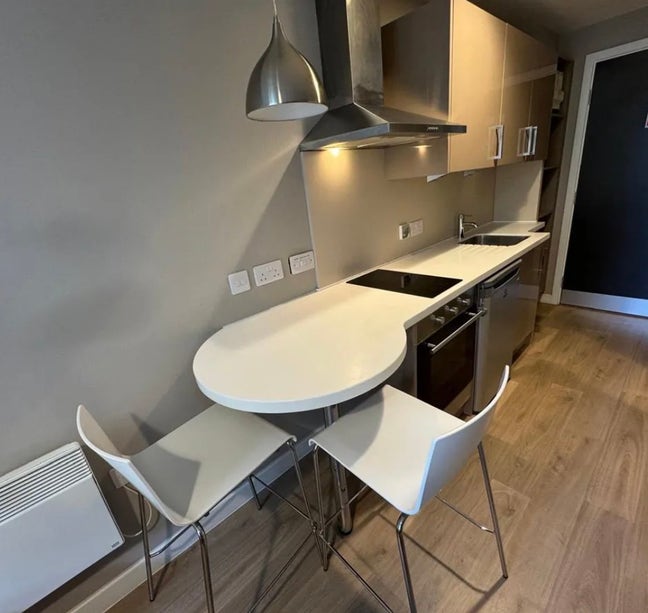 Studio lease takeover from 31/01/2026 Main Photo