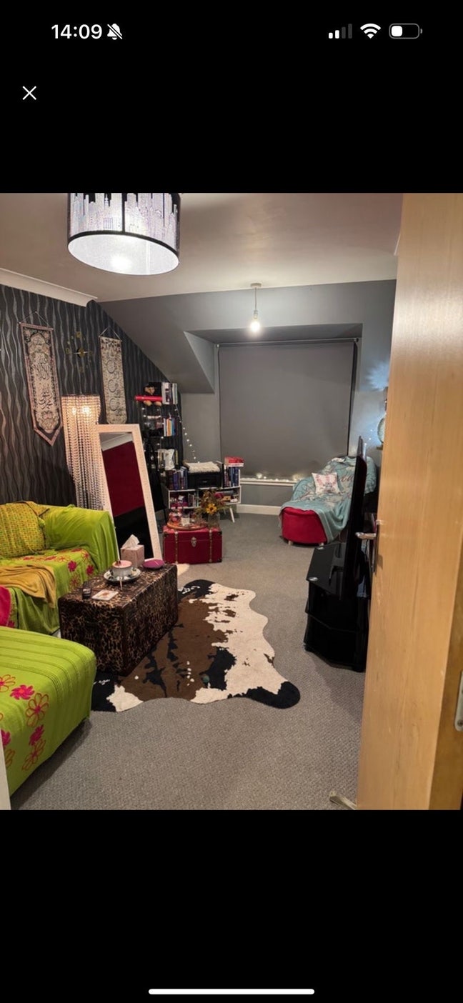 Double Bedroom available to rent near Leith. Main Photo