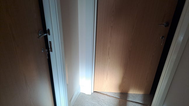 Single Bedroom in 3 Bedroom House  Main Photo