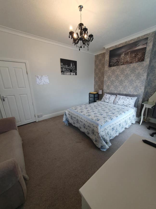 **Stunning Double Room near cardiff town center** Main Photo