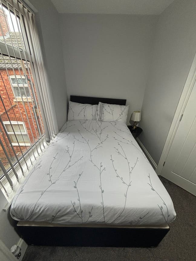 Special Offer &pound;600 En-Suite  St Mary's Hospital  Main Photo
