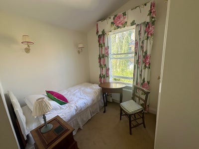 Luxury single room Main Photo
