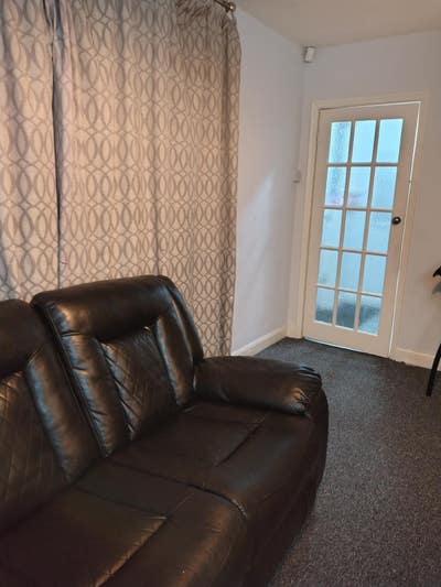 Room share for rent in M14 for Female with 300  Main Photo