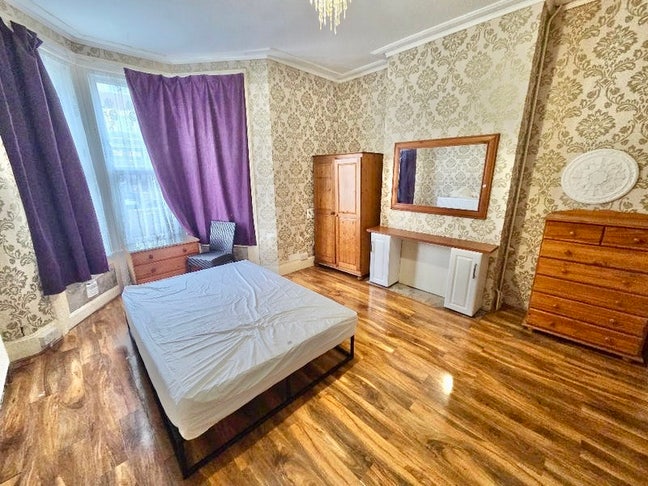 Pevensey Road, Eastbourne | Double Rooms Available Main Photo