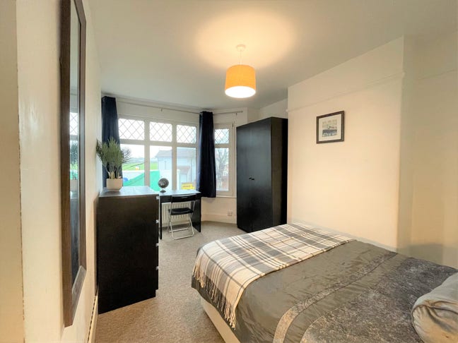 Social House Near Southmead Hospital Main Photo