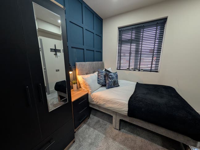 🔥 Modern Ensuite Room for Professionals 🔥 Main Photo