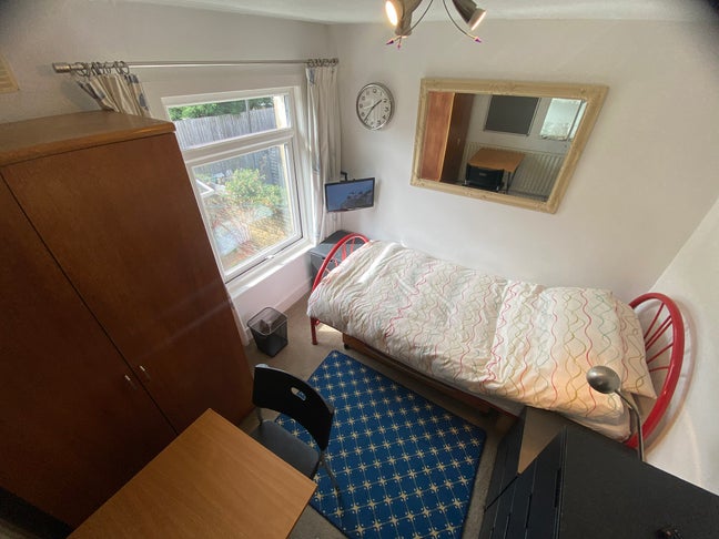 Zone2 Lewisham Station 7 minutes &pound;135pw Main Photo