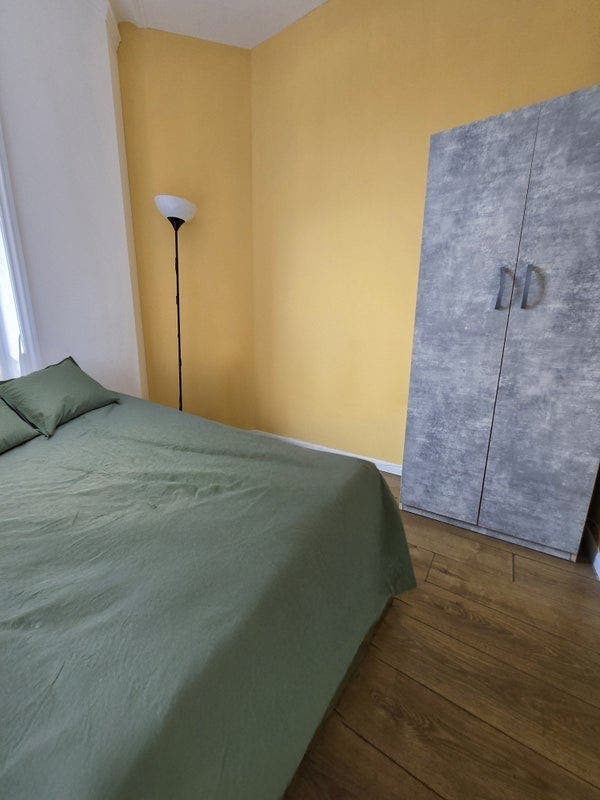 Nice Room Queen's Park - Short Let Available!  NOW Main Photo