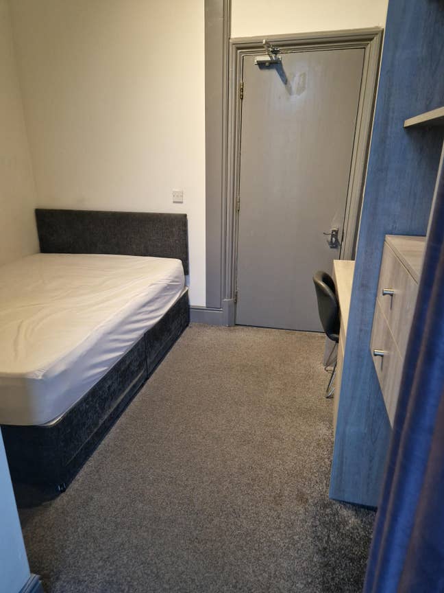 En-Suite Student Room with Shared Kitchen Main Photo