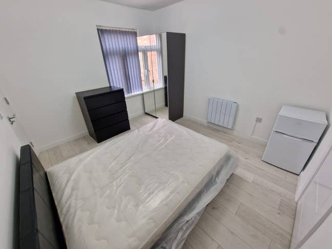 Modern En-Suite studio room in the Town Centre Main Photo