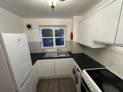 Spacious two-bedroom flat on Windmill Drive, NW2  Main Photo