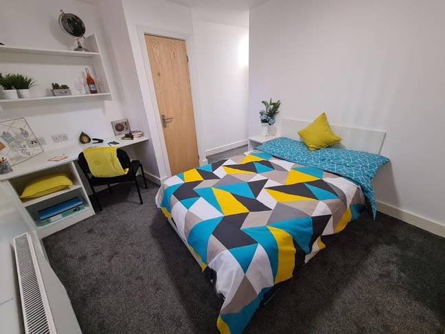 1 bed student house to rent Main Photo