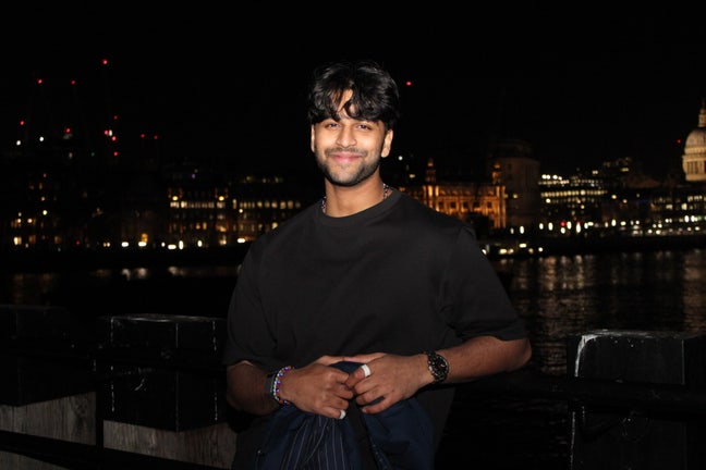 Professional Male seeks a double room Main Photo