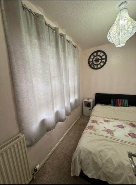 Double Room to Rent – UB7 Main Photo