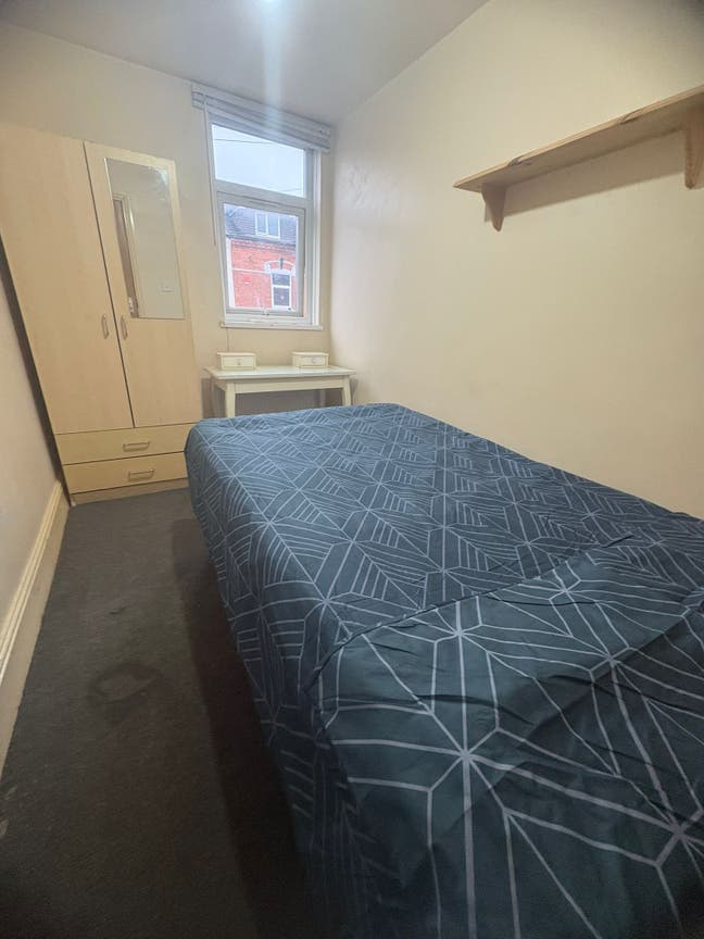 Affordable Room near University – Bills Included Main Photo