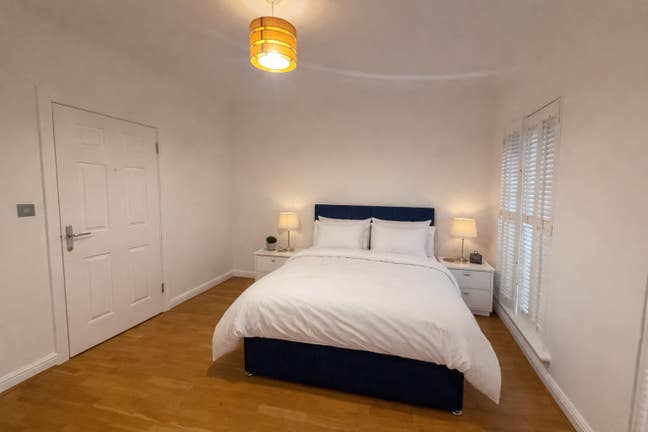 Newly Renovated Large Spacious Rooms in  Main Photo