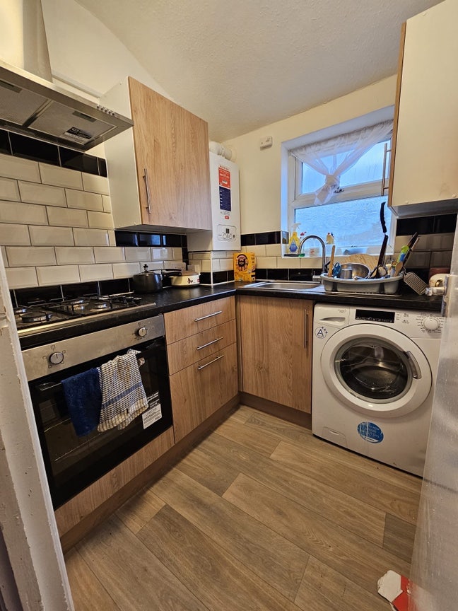 Box Room in Eastham - All Bills Included  Main Photo