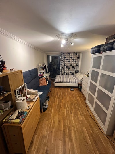 Large double room in a fantastic location Main Photo
