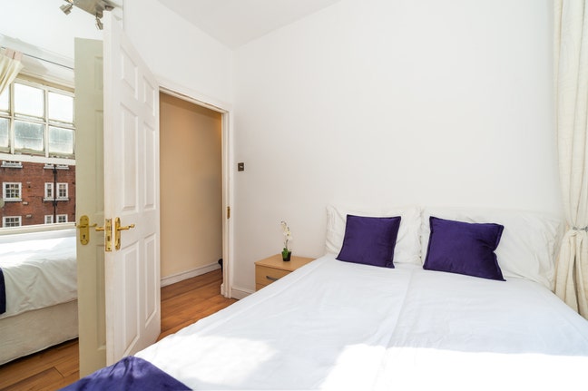 Lovely Bright Room in Marylebone  Main Photo