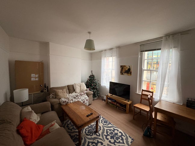 Double room in Windsor  Main Photo