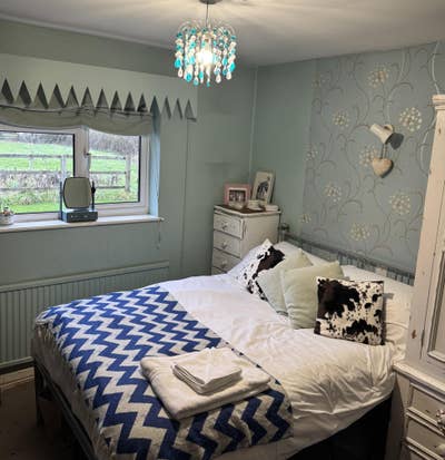 Bright & Airy Double Bedroom in Country House Main Photo