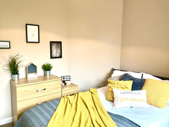 Celebrate New Year in a Snug Home 🙌🏡🥂
 Main Photo