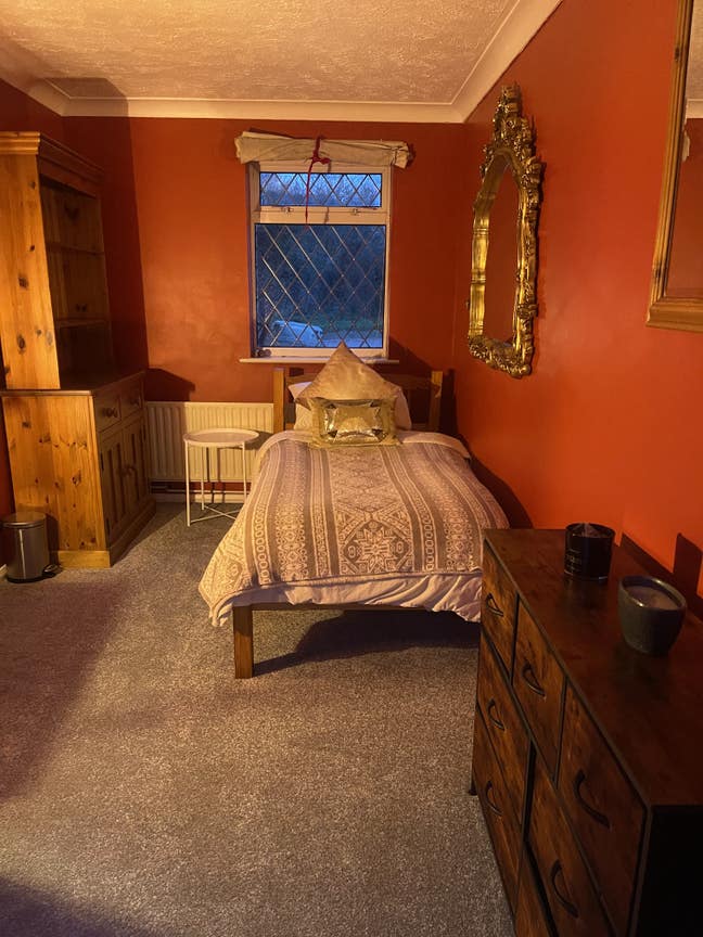 Lovely room to rent  Main Photo