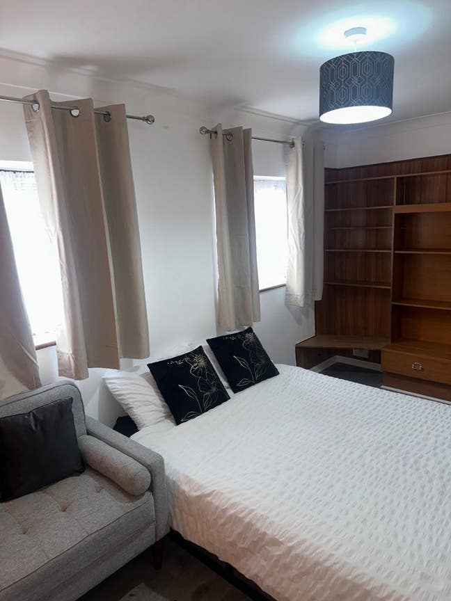 Spacious and Cosy Double Rooms for Rent SS14 1PZ  Main Photo