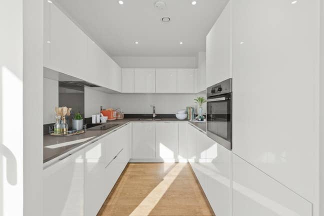 Excellent Double Room + Amenities  Main Photo