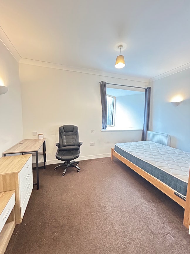 Large Modern Double Room(bills inc.) near Tube Main Photo