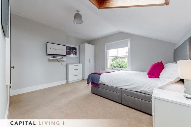 Double room 5 min from Clapham south Station Main Photo