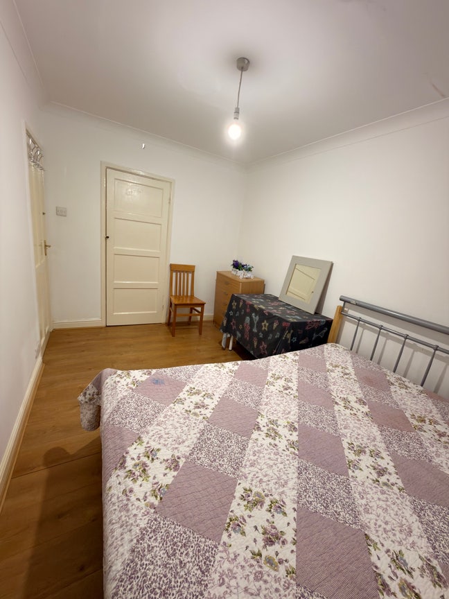 Ready to move Large fully furnished near station Main Photo