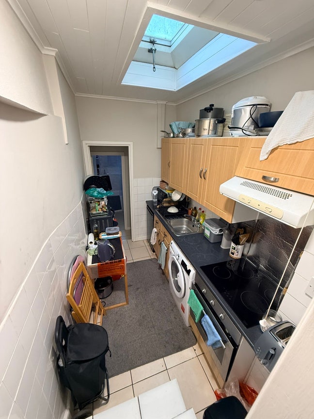 1 double bedroom close to clapham junction.. Main Photo