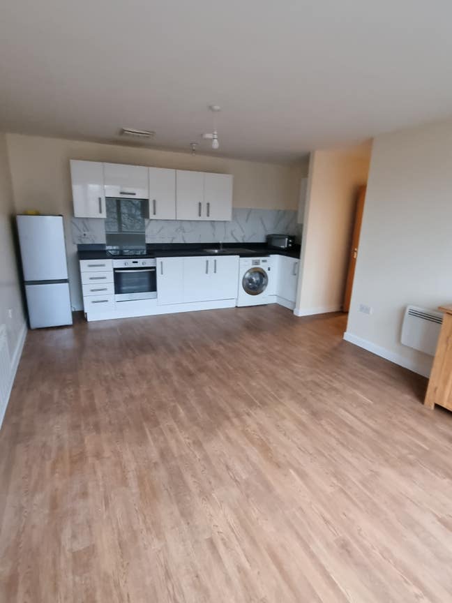 Modern 2-Bedroom Unfurnished apartment Prime Locat Main Photo