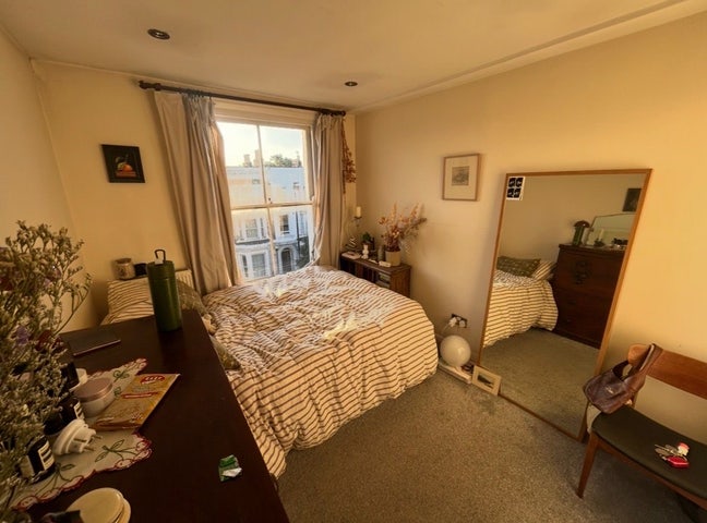 Lovely room available in Coldharbour Lane flat! Main Photo