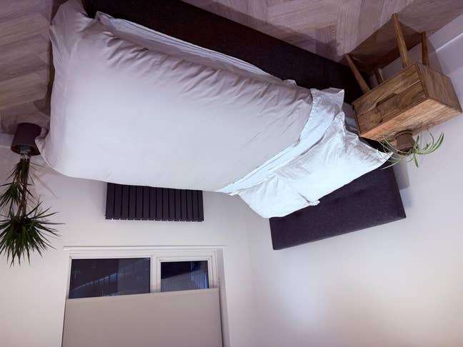 Rare 2-Person Flat Share • Zone 1  • LGBTQ+ Main Photo